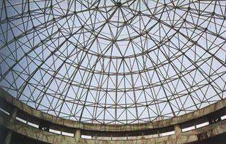 青铜峡铝镁锰板屋面网架在设计时要注意哪些细节